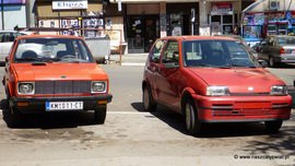 Samochody w Kosowskiej Mitrowicy